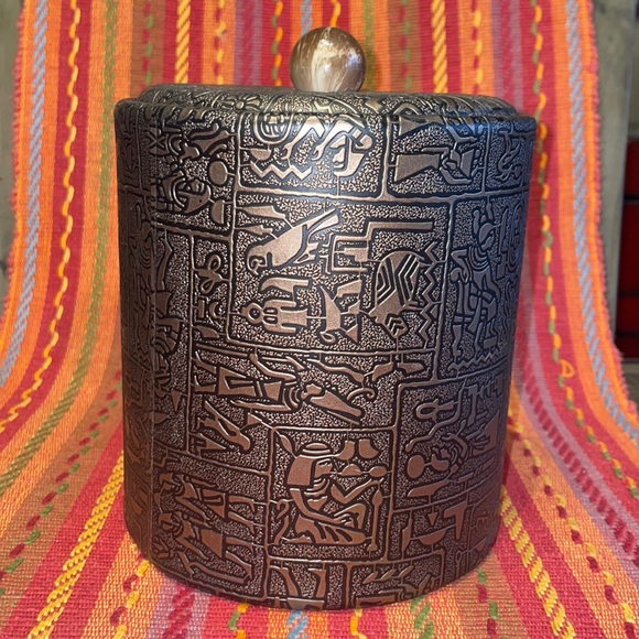 Ice bucket 6” x 5.65” vinyl wrap w/3-D embossed character. Black/bronze - Picture 3 of 8